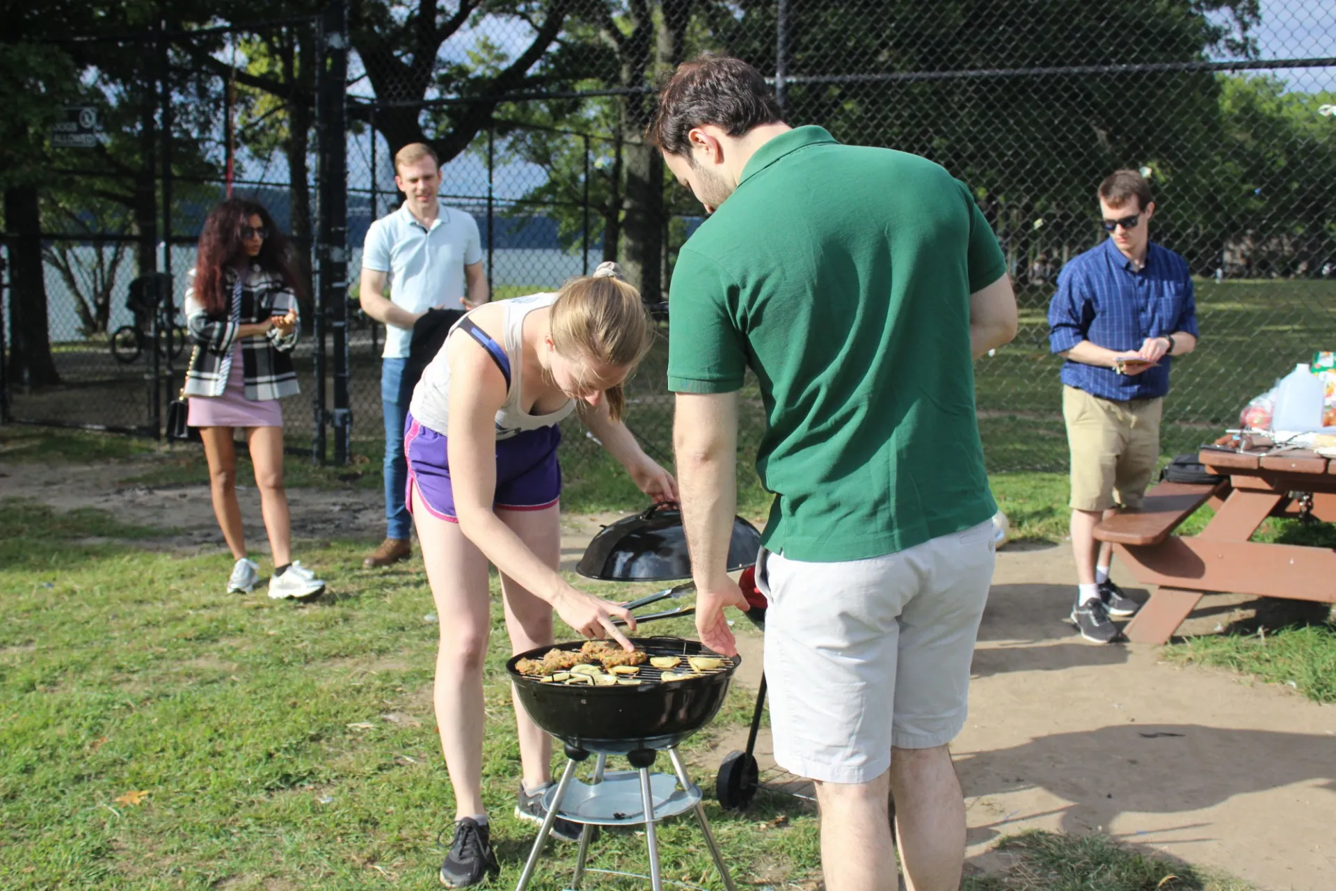bbq grill (Elena, Ben)